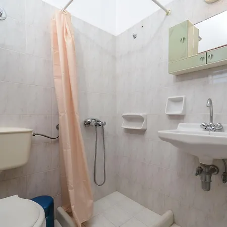 Depis Place Economy Apartamento Naxos City