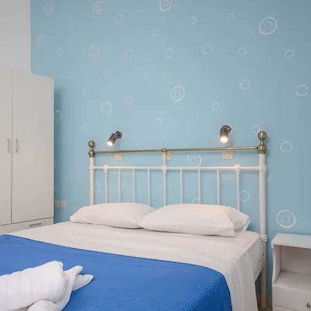 Depis Place Economy Apartamento Naxos City